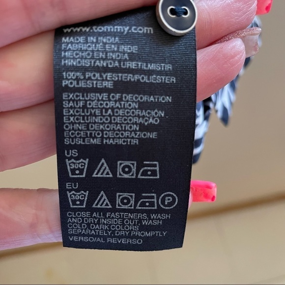 TOMMY Hilfiger Ruffled Sleeveless Blouse with Tie Bow, Navy Blue and White… - Picture 5 of 5